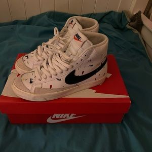 Kids blazers 77’ size 6Y